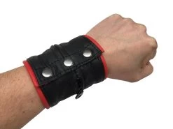 Leren Armband Met Geïntegreerde Portefeuille - Rood -Kiotos leren armband met geintegreerde portefeuille rood